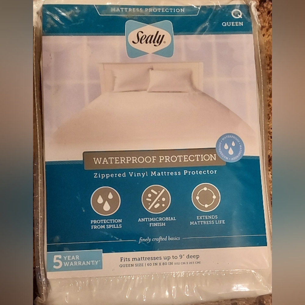 Waterproof mattress protector